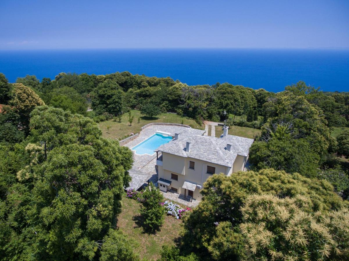 Luxury Villa With Pool In Tsagaráda Eksteriør bilde