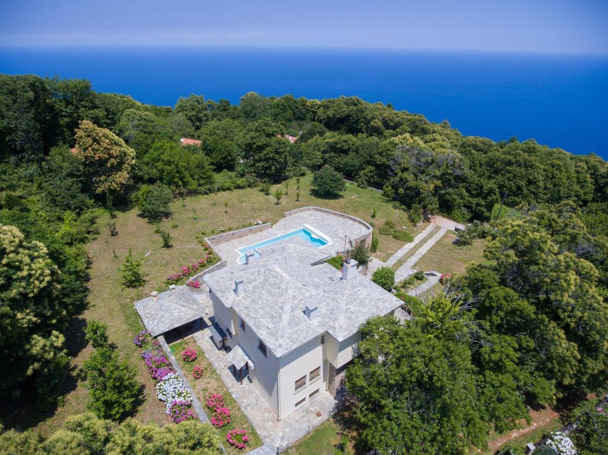Luxury Villa With Pool In Tsagaráda Eksteriør bilde