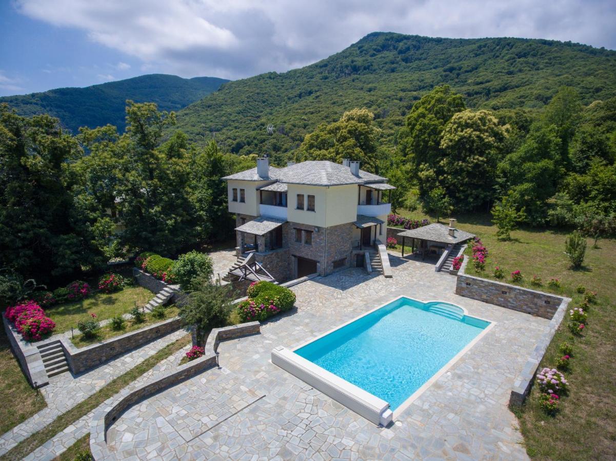Luxury Villa With Pool In Tsagaráda Eksteriør bilde